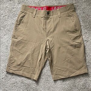 Under Armour Men's Khaki Flat Front Golf Shorts size 32